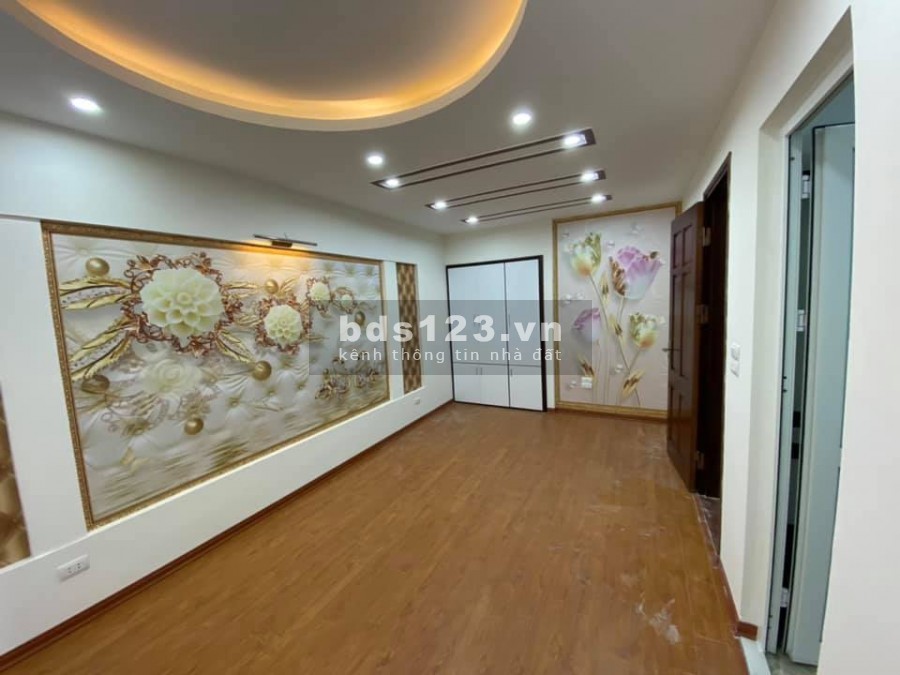 Bán đất tặng nhà La Khê Hà Đông 5 tầng DT 30m2 MT 5.5m giá hạ chào 2 tỷ 950 0866729356