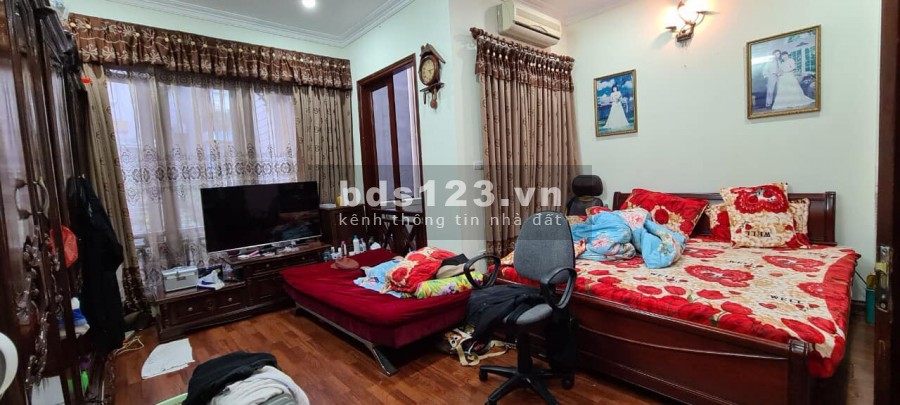 Nhà bán Nguyễn Chí Thanh diện tích 98m2 5 tầng mt 5 giá chỉ 10 tỷ trung tâm Đống Đa