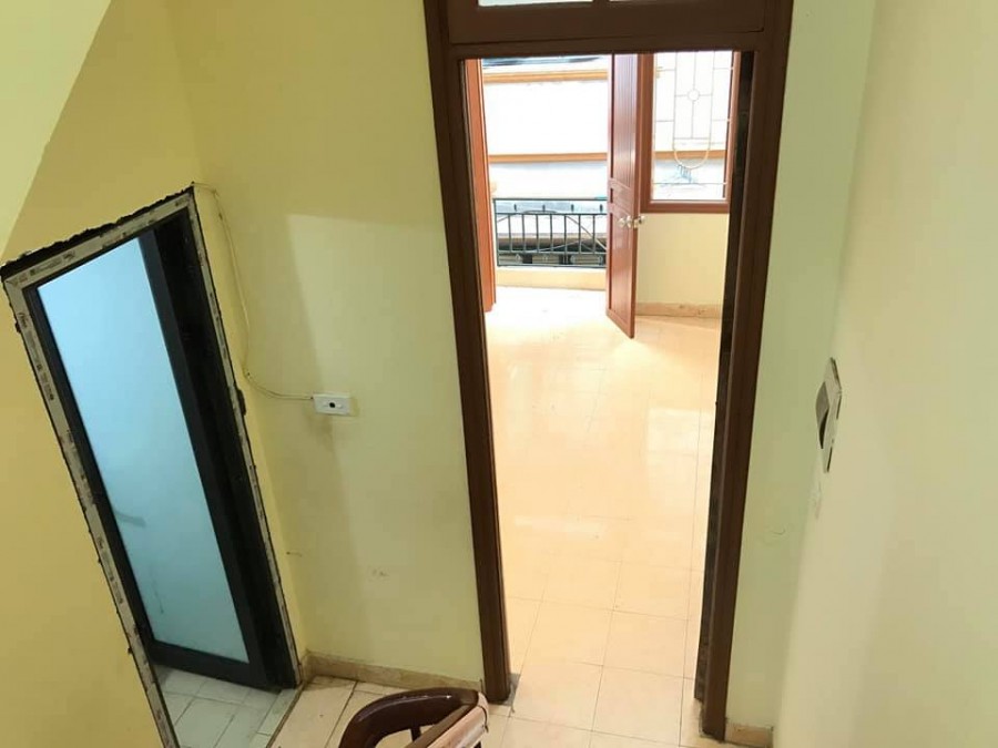 Bán nhà Tây Hồ, Lạc Long Quân, Hồ Tây, Trích Sài, 5 tầng đúc, giá 2.87 tỷ, cách ô tô 20m