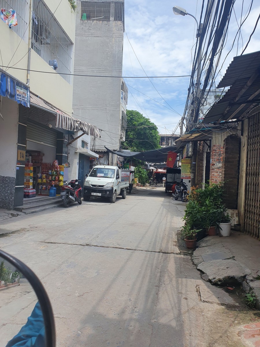 Nhà khu phân lô ô tô đỗ cửa 2 mặt ngõ Quan Hoa, Quận. Cấu Giấy, sổ đẹp, bao sang tên