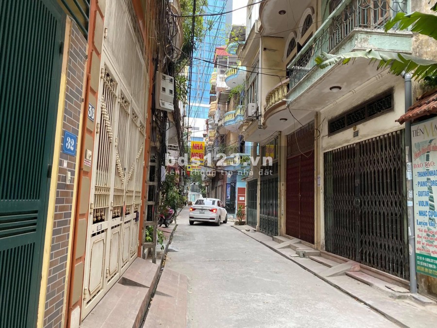 Bán nhà đường Láng, diện tích 60m2, giá 5.3 tỷ, thương lượng lô góc siêu thoáng
