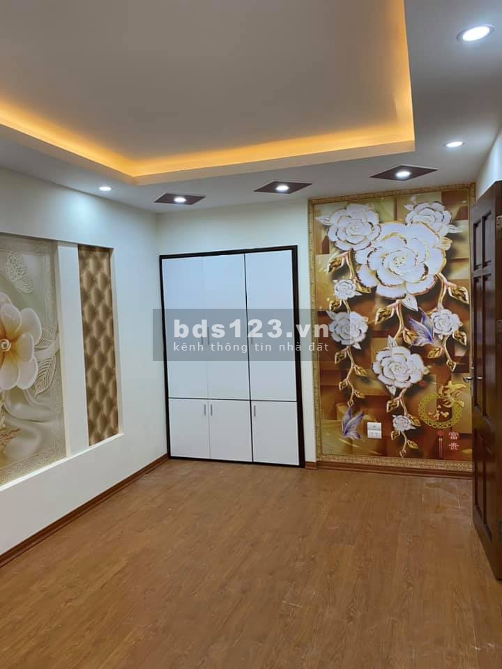 Bán đất tặng nhà La Khê Hà Đông 5 tầng DT 30m2 MT 5.5m giá hạ chào 2 tỷ 950 0866729356