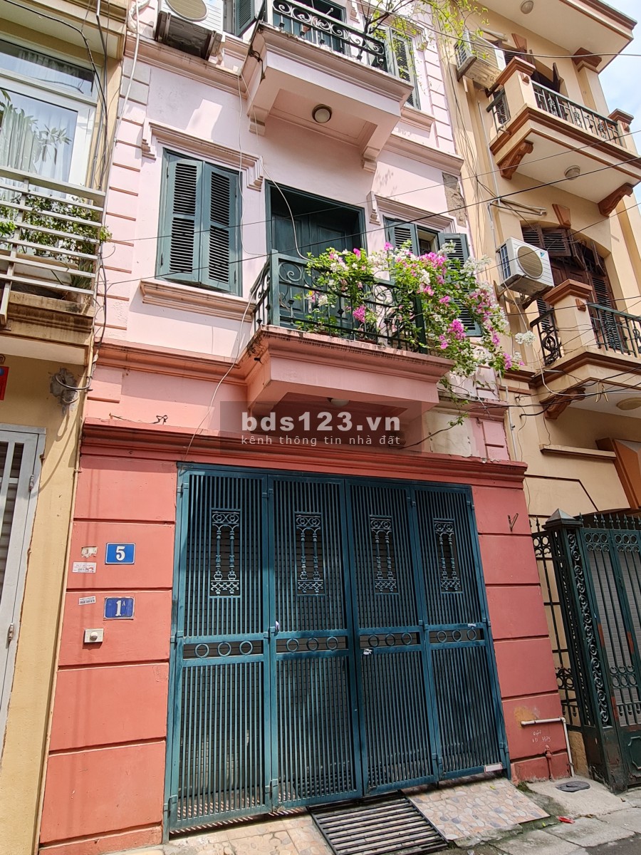 Bán nhà Trung Kính, phân lô VIP, 37 m2, 3.8 tỷ.