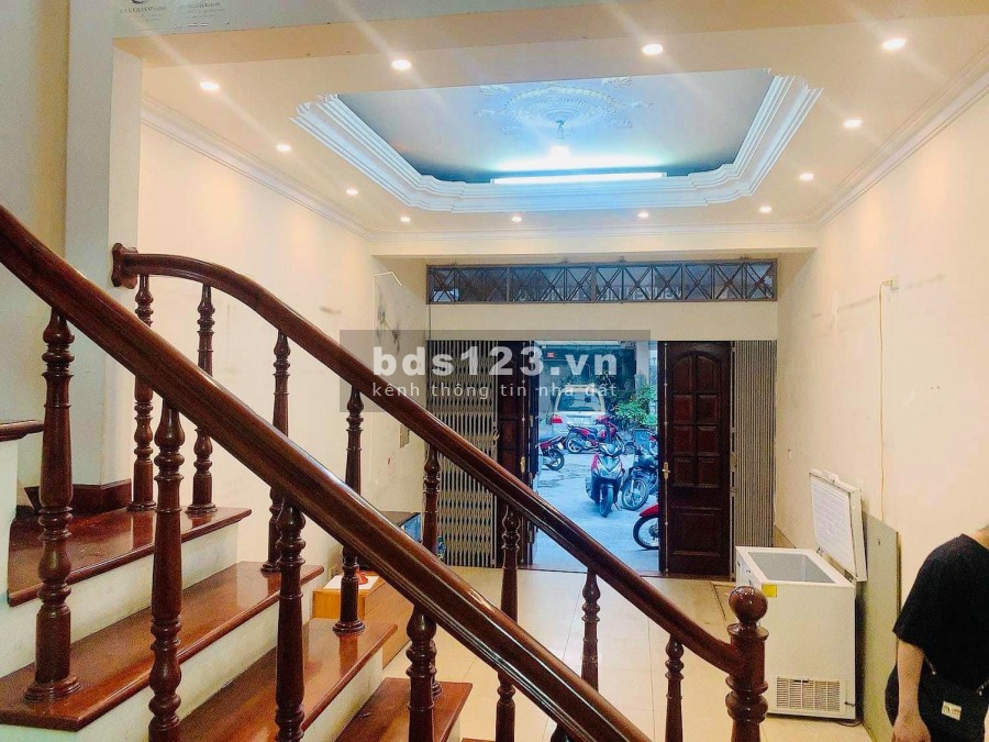 Bán nhà Trần Bình Đông Bát, Nam Từ Liêm, mt 4m,4 tầng, dt 50m2, nhà đẹp, ớ sướng