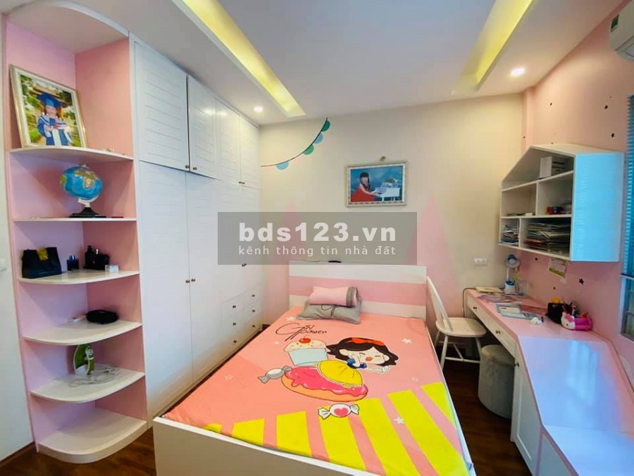 Nhà Cổ Nhuế dt 46m2 5 tầng, mt 4m, ngõ thông ô tô 15m ra Phạm Văn Đồng giá bán 3.9 tỷ