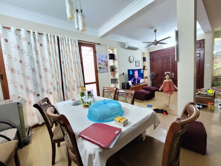 Phố Vip Đống Đa Đặng Văn Ngữ ô tô tránh, 7 chỗ vào nhà, gần hồ dt 115m2, 4 tầng chỉ 150tr/m2