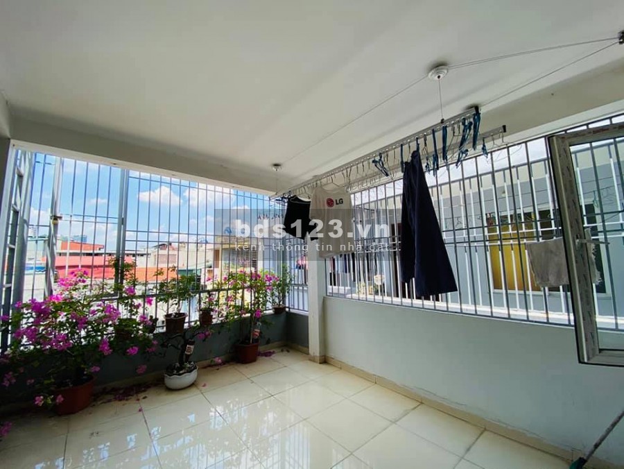 Nhà Cổ Nhuế dt 46m2 5 tầng, mt 4m, ngõ thông ô tô 15m ra Phạm Văn Đồng giá bán 3.9 tỷ