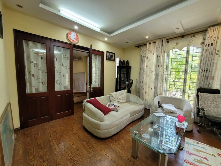 Phố Vip Đống Đa Đặng Văn Ngữ ô tô tránh, 7 chỗ vào nhà, gần hồ dt 115m2, 4 tầng chỉ 150tr/m2