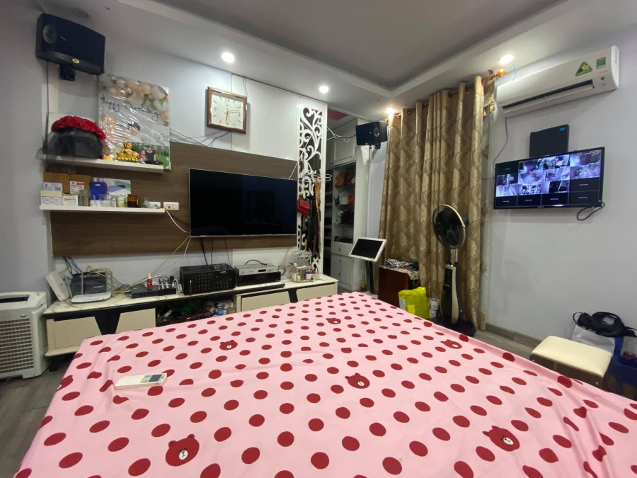 Bán nhà phố Văn Chương trung tâm Đống Đa diện tích 40m2, 8…