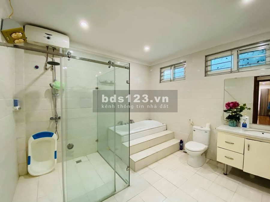 Nhà Cổ Nhuế dt 46m2 5 tầng, mt 4m, ngõ thông ô tô 15m ra Phạm Văn Đồng giá bán 3.9 tỷ