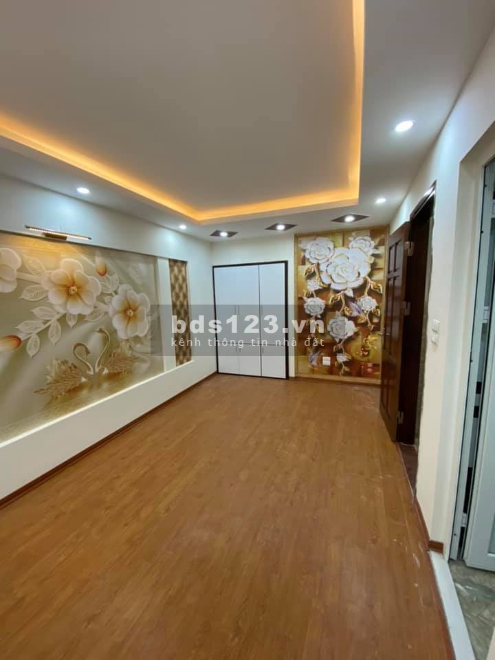 Bán đất tặng nhà La Khê Hà Đông 5 tầng DT 30m2 MT 5.5m giá hạ chào 2 tỷ 950 0866729356