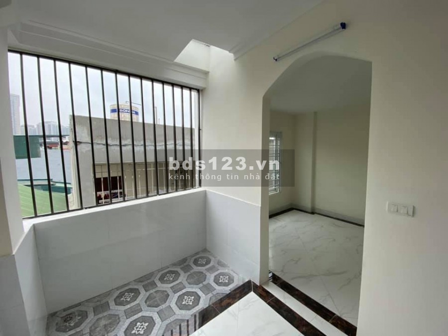 Bán đất tặng nhà La Khê Hà Đông 5 tầng DT 30m2 MT 5.5m giá hạ chào 2 tỷ 950 0866729356