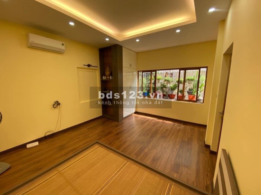 Bán nhà lô góc 2 mặt tiền, Ngõ Văn Hương, Tôn Đức Thắng, dt 30m2, 4 tầng giá 3.15 tỷ