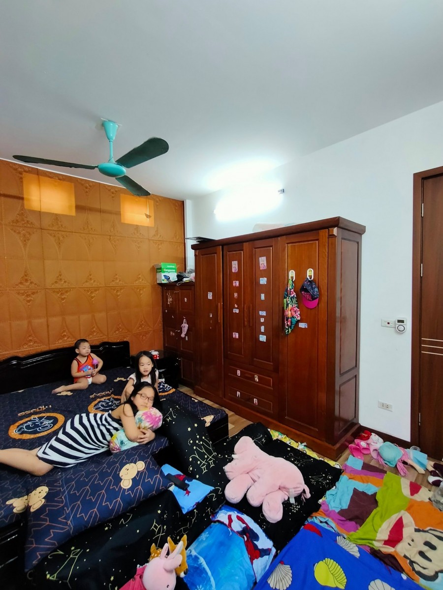 Bán nhà Lê Thanh Nghị, dt 38m2, mt 4m, 3 pn, ngõ rộng, gần phố, giá 3 tỷ, lh 0394357733