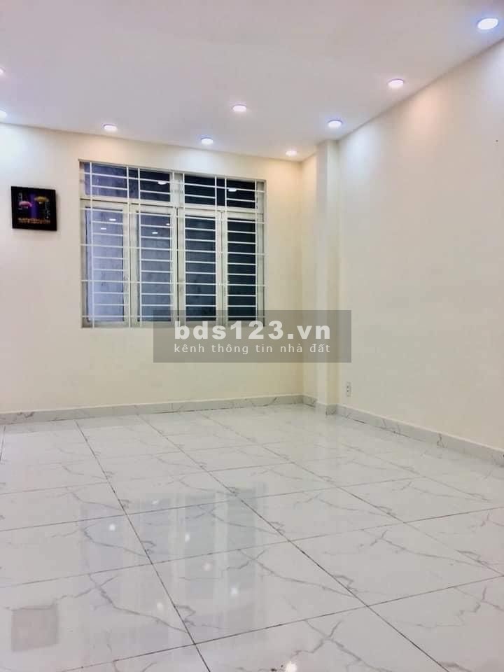 Sát mặt tiền Hoàng Văn Thụ, nhà đẹp ở ngay giá 4.98 tỷ, trung tâm Phú Nhuận, lhcc