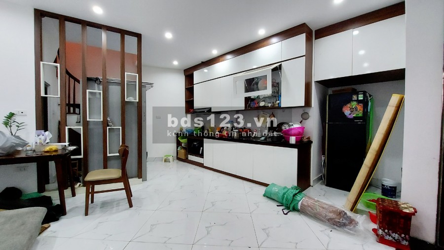 Bán nhà phố Chùa Quỳnh ngõ to rộng diện tích sử dụng 35m2, 5 tầng, giá 3 tỷ