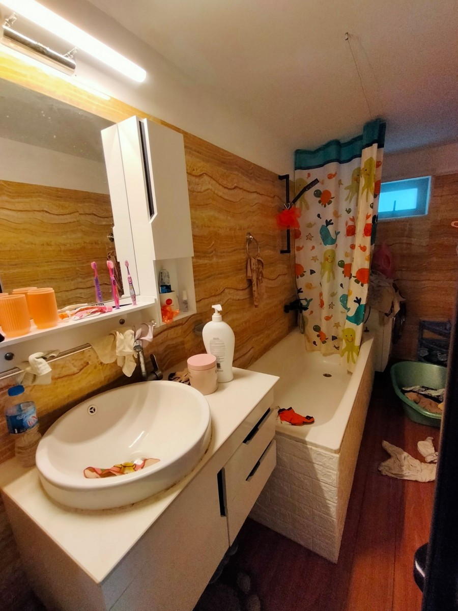 Bán nhà Lê Thanh Nghị, dt 38m2, mt 4m, 3 pn, ngõ rộng, gần phố, giá 3 tỷ, lh 0394357733
