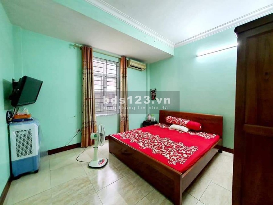 Bán nhà 43m2 x 5 tầng khu phân lô cán bộ Hoàng Quốc Việt MT 4.5m, chỉ 9.5 tỷ, hai mặt tiền