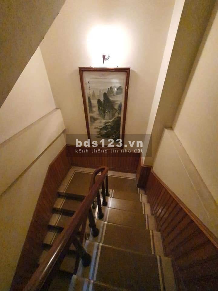 Bán nhà 43m2 x 5 tầng khu phân lô cán bộ Hoàng Quốc Việt MT 4.5m, chỉ 9.5 tỷ, hai mặt tiền