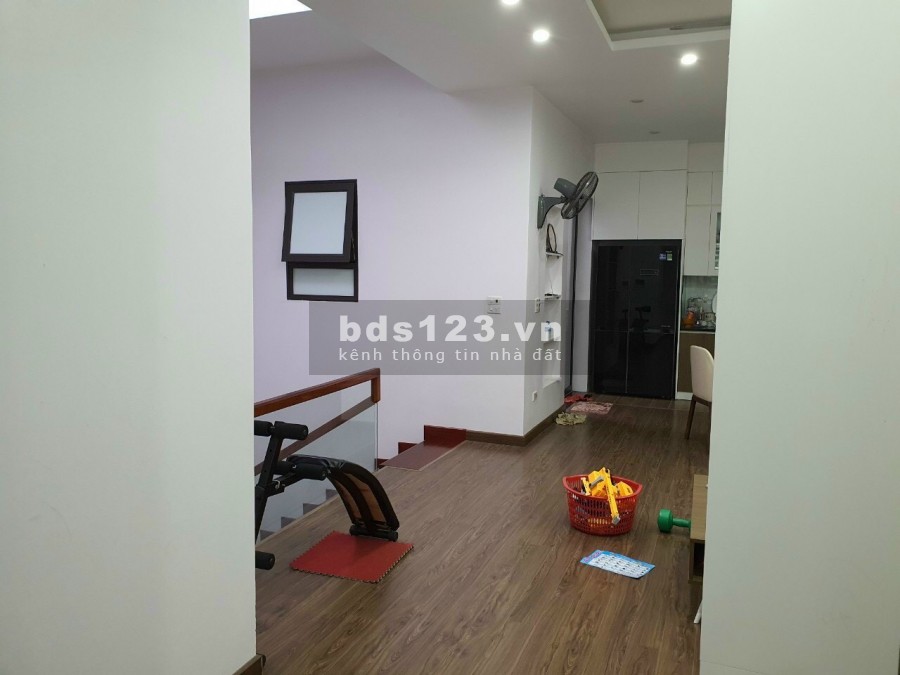 Bán nhà vườn Tuệ Tĩnh, TP HD, 128m2, 2 tầng, 4 ngủ, gara, mt 8m, hướng đông, giá tốt