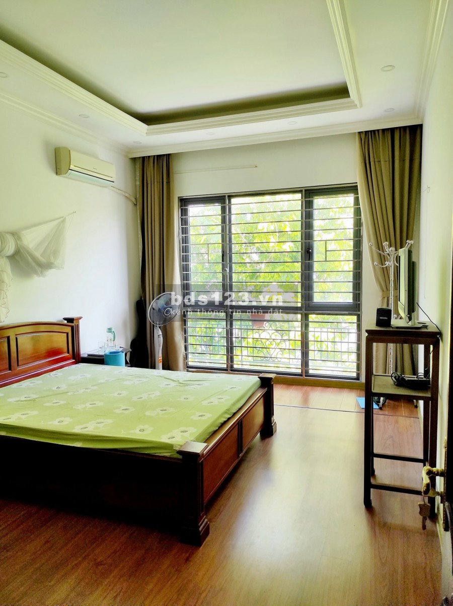 Bán nhà phân lô diện tích sử dụng 80m2, đúc kiên cố 4 tầng đường Cầu Giấy, giá bán 12.4 tỷ