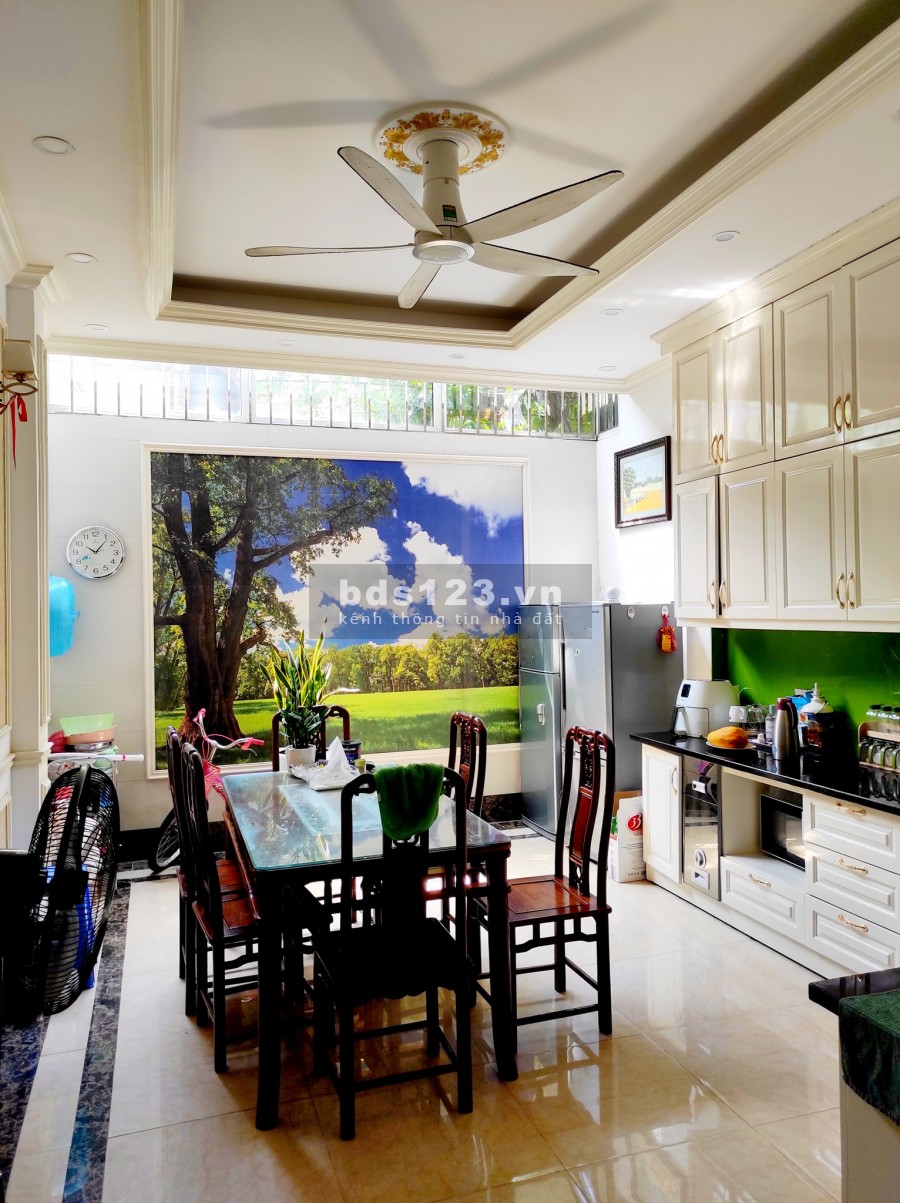 Bán nhà phân lô diện tích sử dụng 80m2, đúc kiên cố 4 tầng đường Cầu Giấy, giá bán 12.4 tỷ