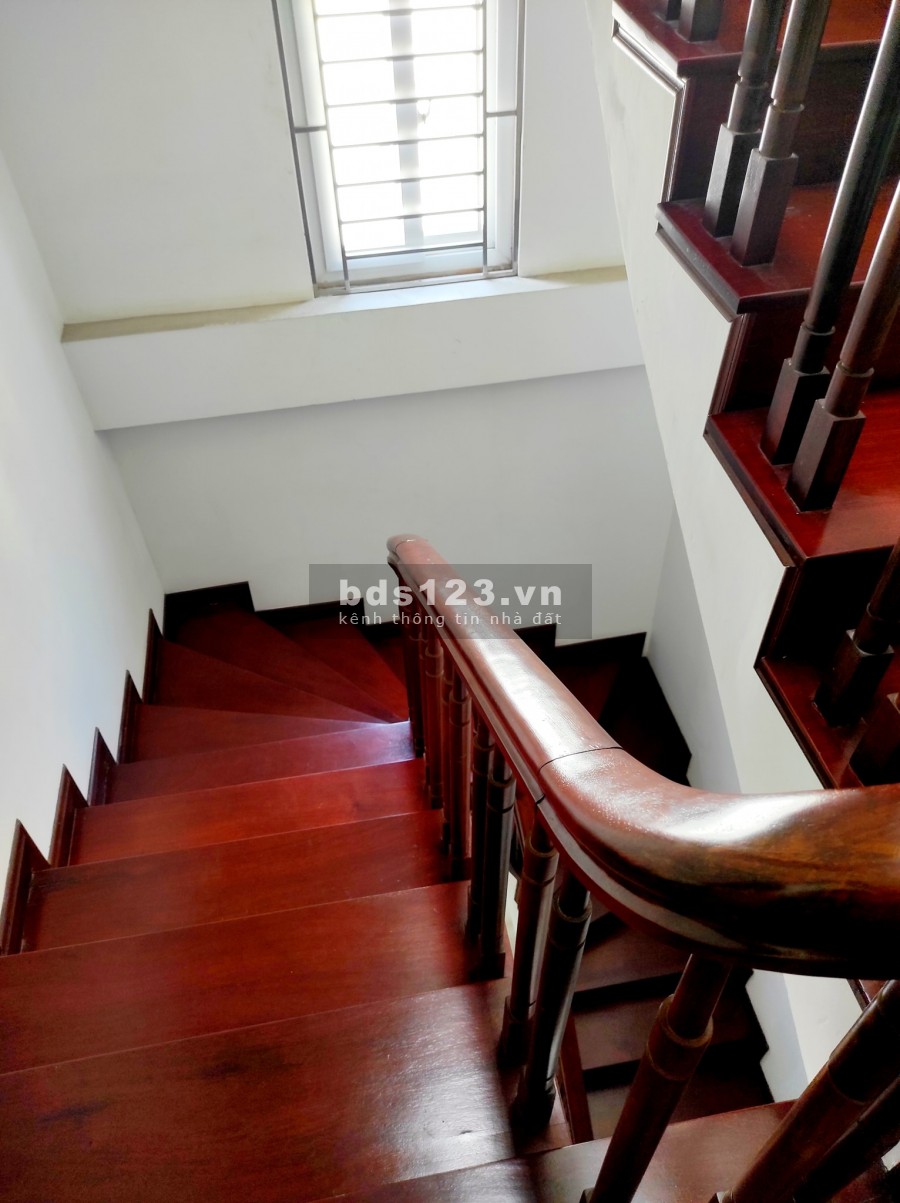 Bán nhà phân lô diện tích sử dụng 80m2, đúc kiên cố 4 tầng đường Cầu Giấy, giá bán 12.4 tỷ