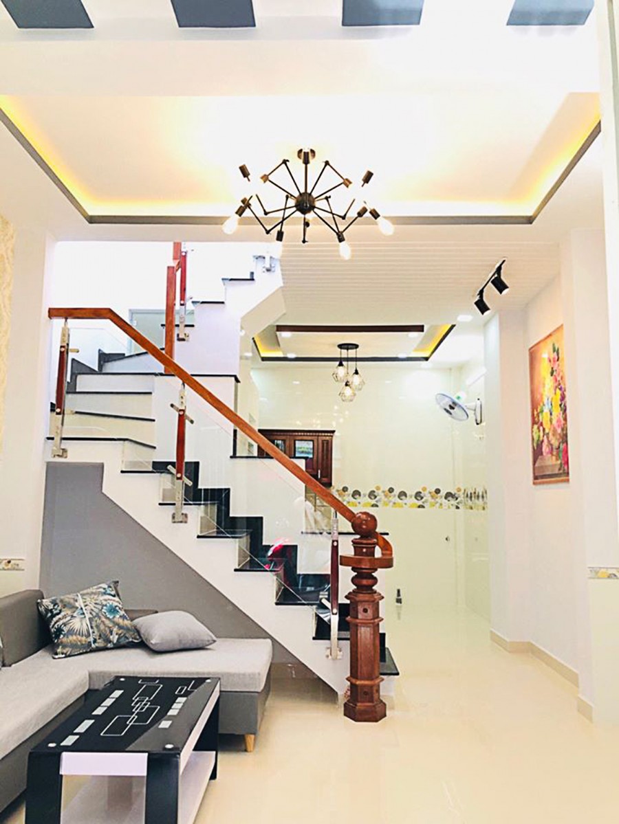 Bán nhà hẻm 506 đường 3/2 Quận 10, có 3 tầng, gần siêu thị, giá bán 7.3 tỷ