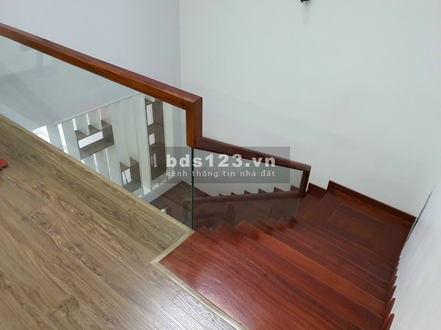 Bán nhà vườn Tuệ Tĩnh, TP HD, 128m2, 2 tầng, 4 ngủ, gara, mt 8m, hướng đông, giá tốt