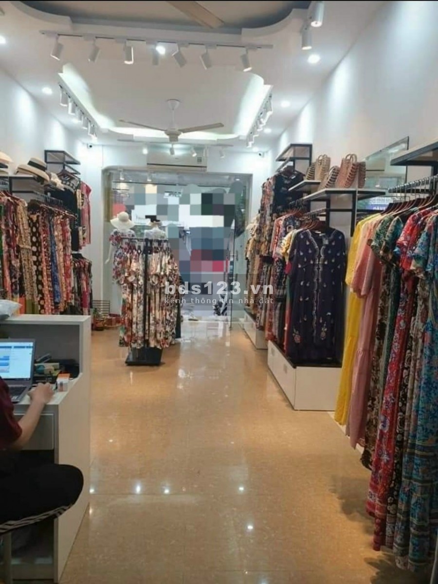 Cần bán nhà mặt phố Cầu Giấy vỉa hè lớn kinh doanh liên hệ 0968885685