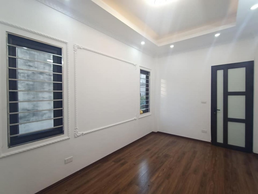 Bán nhà 5 tầng mới tinh gần Ngã tư Vọng, 30m2, ở ngay, chỉ 2.74 tỷ. LH 0966456918.