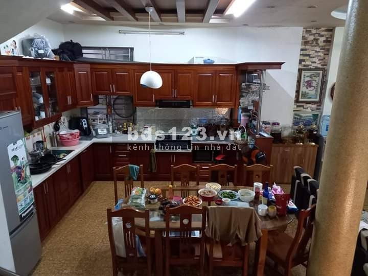 Bán nhà phố Hồ Tùng Mậu Cầu Giấy 65 M x 5 tầng mặt tiền 5.8 m giá 5.5 tỷ