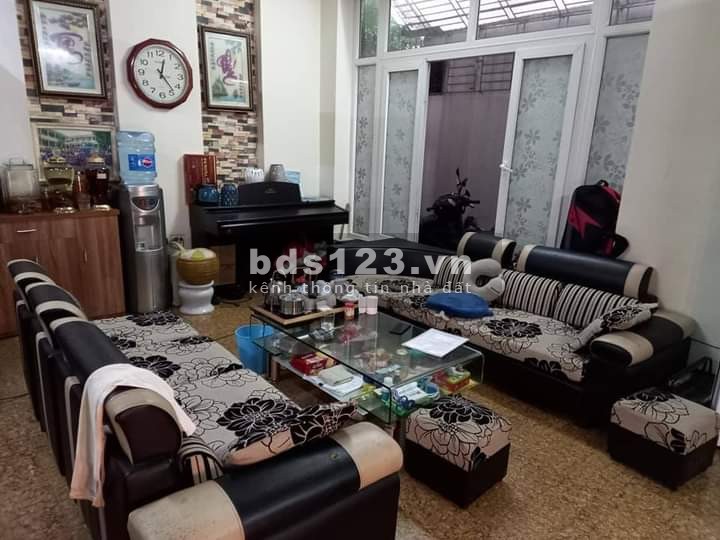 Bán nhà phố Hồ Tùng Mậu Cầu Giấy 65 M x 5 tầng mặt tiền 5.8 m giá 5.5 tỷ