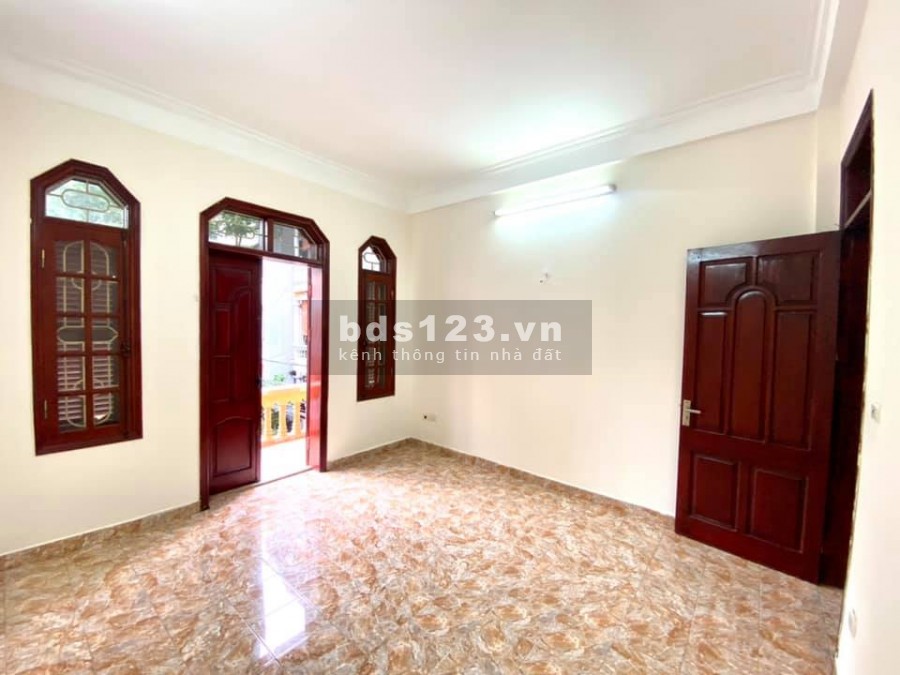 Siêu độc nhất bán nhà Thạch Bàn Long Biên, ô tô vào nhà dt 75m2, giá 4.5 tỷ, lhcc