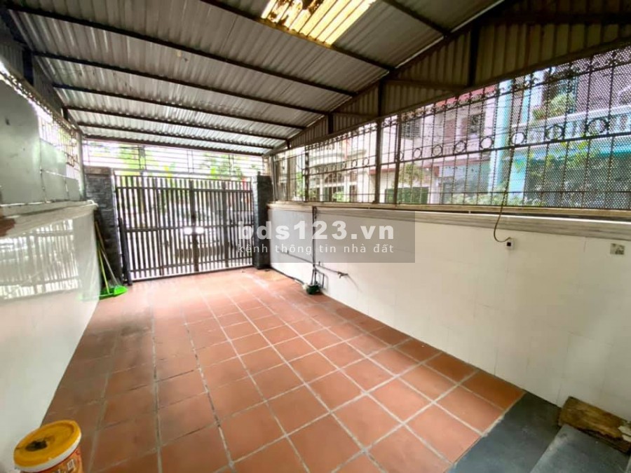 Siêu độc nhất bán nhà Thạch Bàn Long Biên, ô tô vào nhà dt 75m2, giá 4.5 tỷ, lhcc