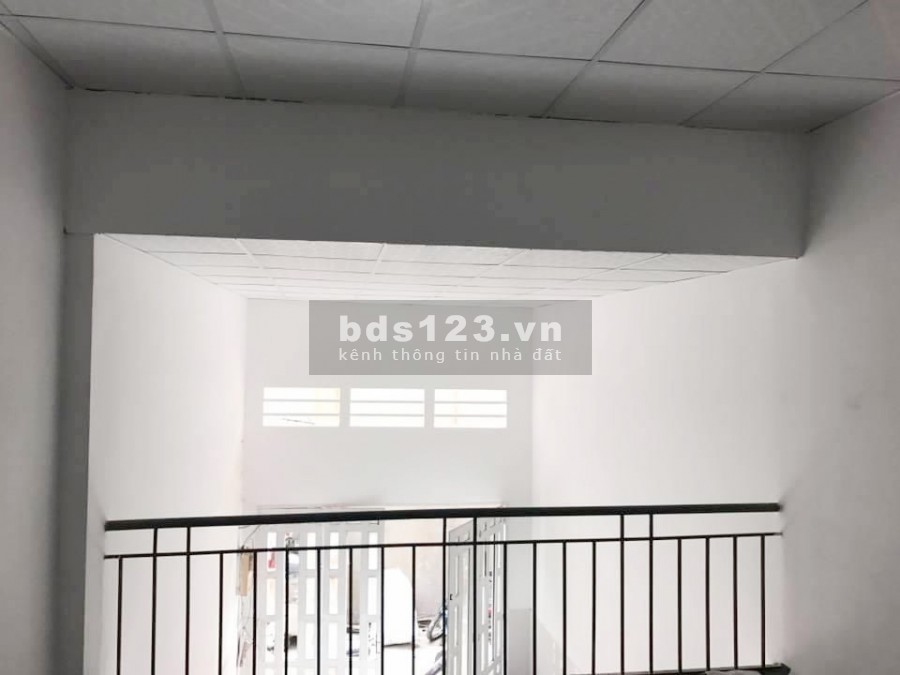 Bán Nhà có sổ hồng riêng Hồng Lạc ô tô đổ cửa giá bán chỉ 6 tỷ, dt 58m2