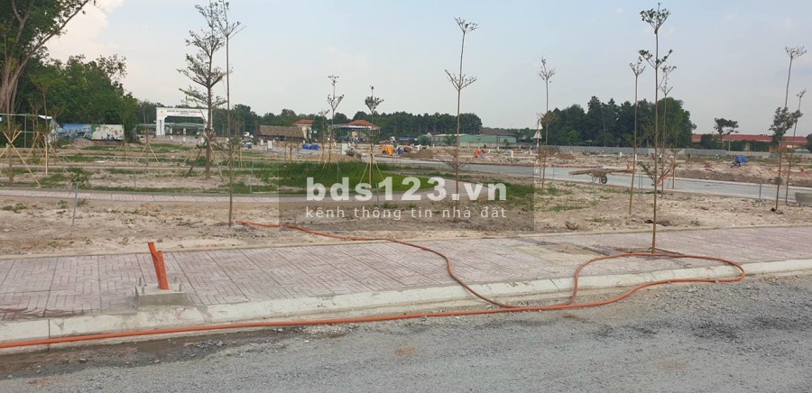 Ông anh mình cần bán lô đất mặt tiền, trung tâm Bàu Bàng để lấy tiền trả nợ