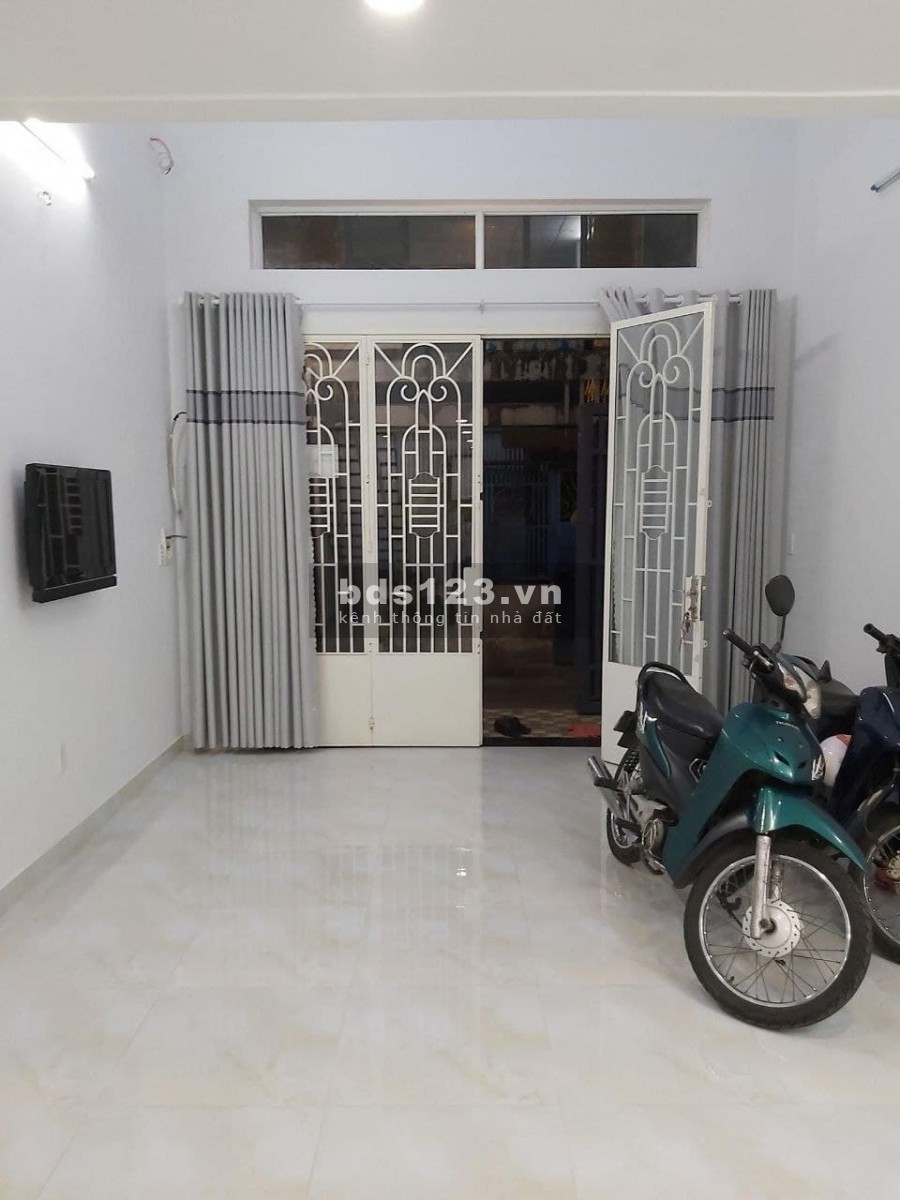 Bán nhà khu Vip Bình Long, Tân Phú, hẻm 6m, dtsd 48m2, 3 tầng, giá bán chỉ 4.2 tỷ