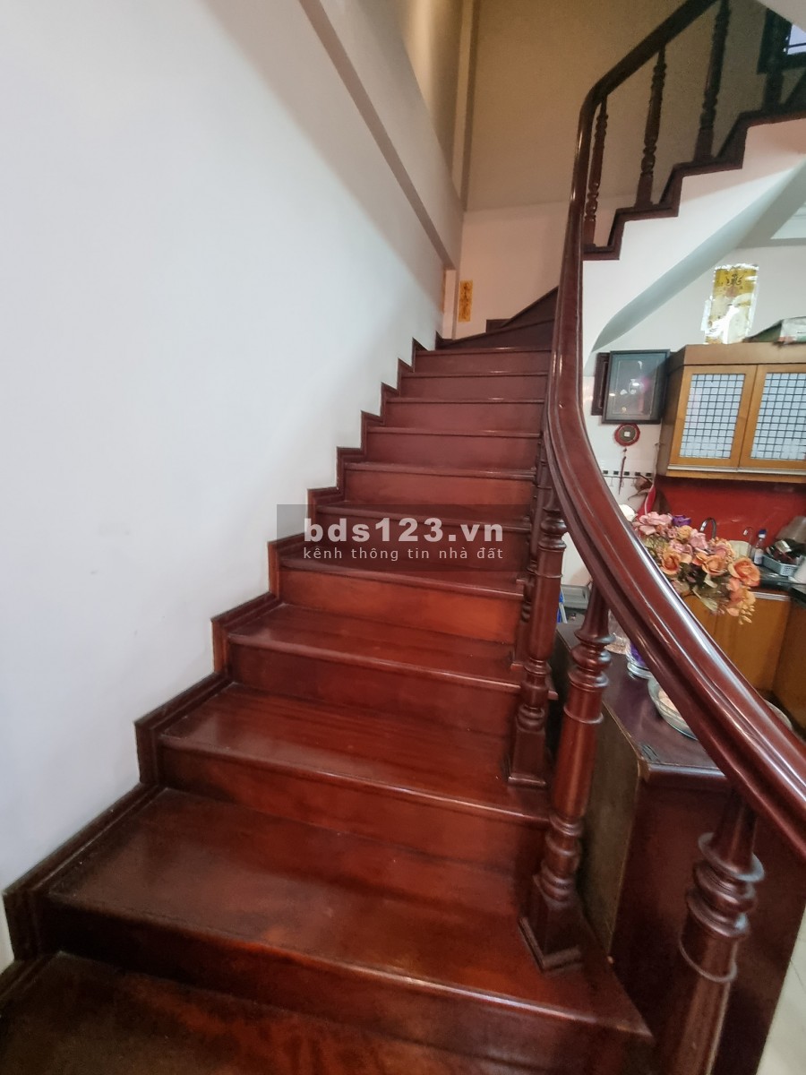 Chính chủ bán nhà trung tâm Quận Đống Đa diện tích 45m2, 5 tầng, giá nhỉnh 5tỷ