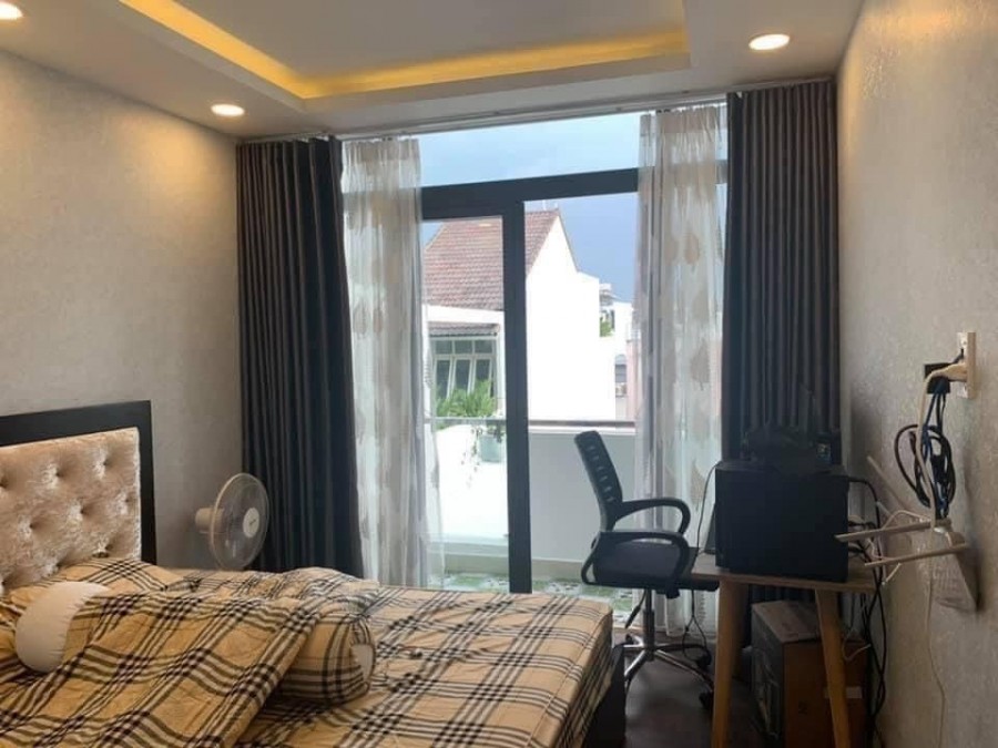 Cần bán nhà đẹp Trần Khánh Dư Quận 1, dt 86m2 4 tầng măt tiền 6m BTCT. LH 0376966383