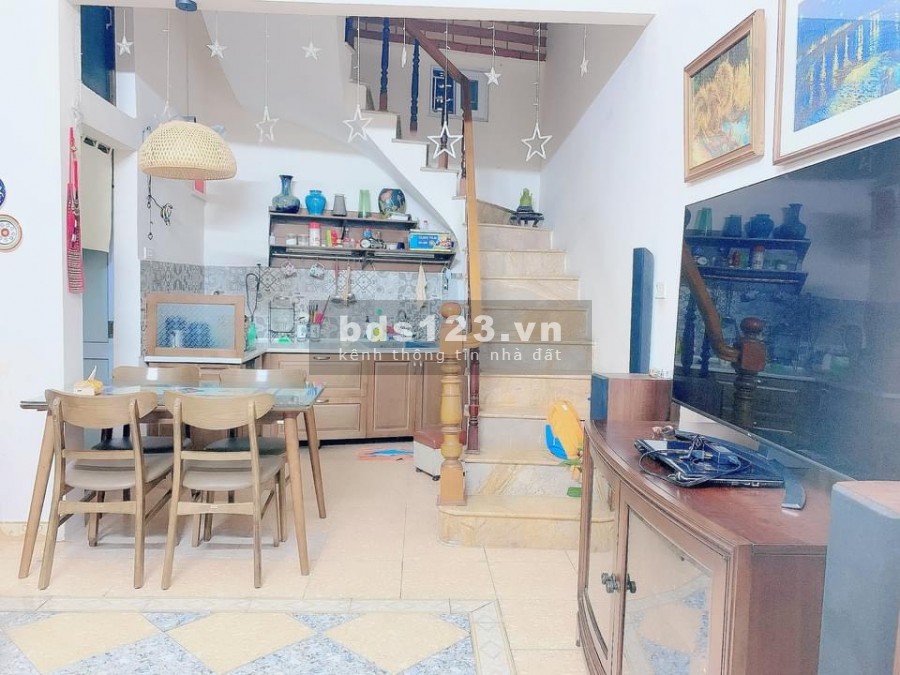 Bán nhà ở Hoàng Mai dân trí cao hàng xóm với Time City dt 34m2, mt 4m, giá 2.6 tỷ