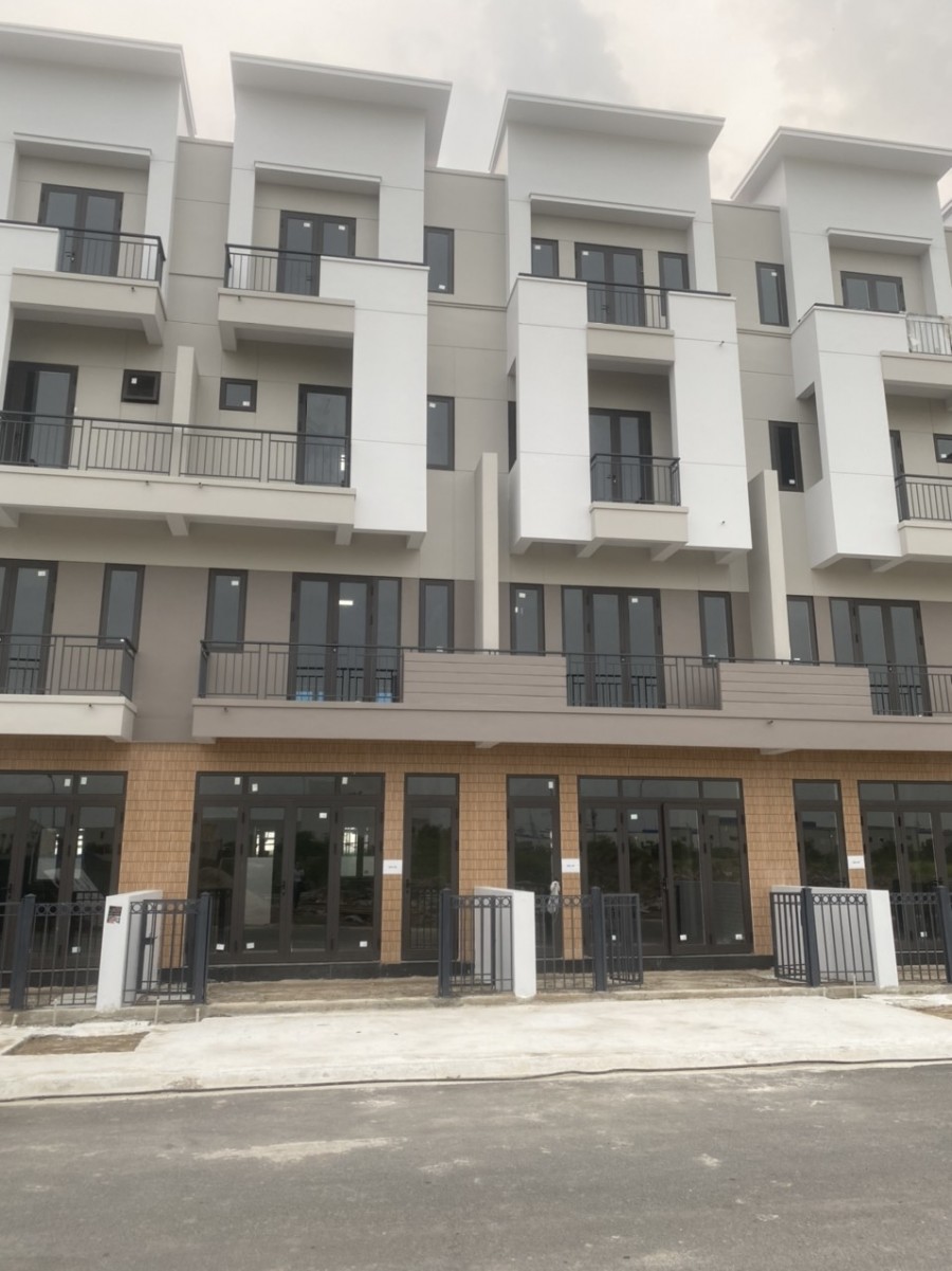 Bán căn Shophouse diện tích sử dụng 75m2 (5x15) mặt đường 14,5m giá chỉ 3,7 tỷ