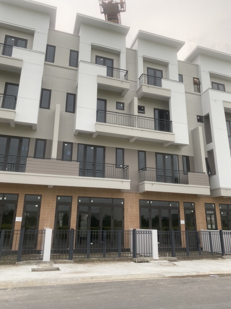 Bán căn Shophouse diện tích sử dụng 75m2 (5x15) mặt đường 14,5m giá chỉ 3,7 tỷ