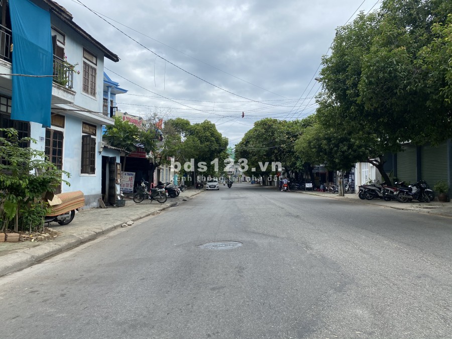 Bán đất tặng nnhaf 2 tầng mt Nguyễn Sinh Cung giá rẻ nhất thị trường, lh 0346229509