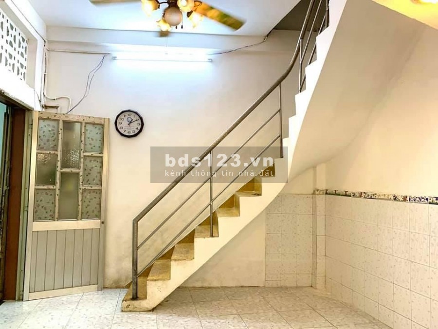 Bán nhà Sư Vạn Hạnh, diện tích 20m2, 3 lầu, 2PN, 2WC, chỉ với 2.85 tỷ