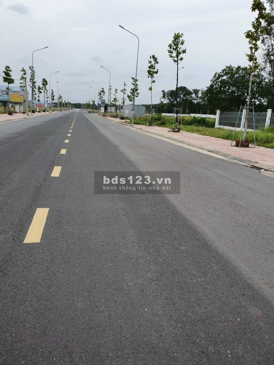 Chủ cần tiền gấp bán lô đất 70m2, giá 550tr, ngay kcn Bàu Bàng gần quốc lộ 13 ở Lai Uyên