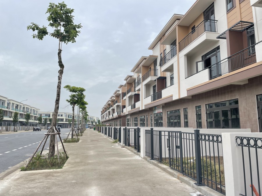 Bán căn Shophouse 120m trục 26m Centa City giá tốt thị trường chỉ 5,25 tỷ