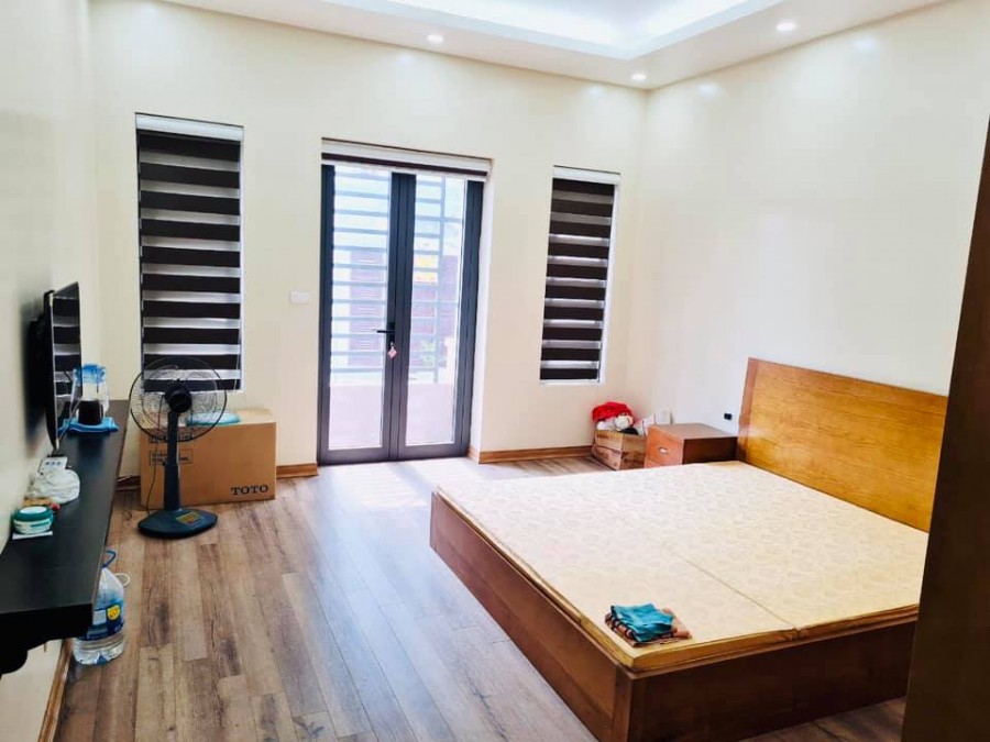 Bán nhà Đường Láng - Đống Đa, 67m2 x 5t mt 4,3m, ngõ ô tô tránh, kinh doanh đỉnh.