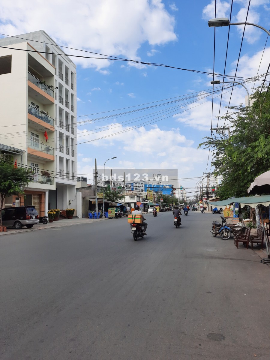 Hàng hiếm mặt gần chợ Phạm Văn Bạch Phường 15 Tân Bình, cấp 4 nở hậu, giá 12.5 tỷ