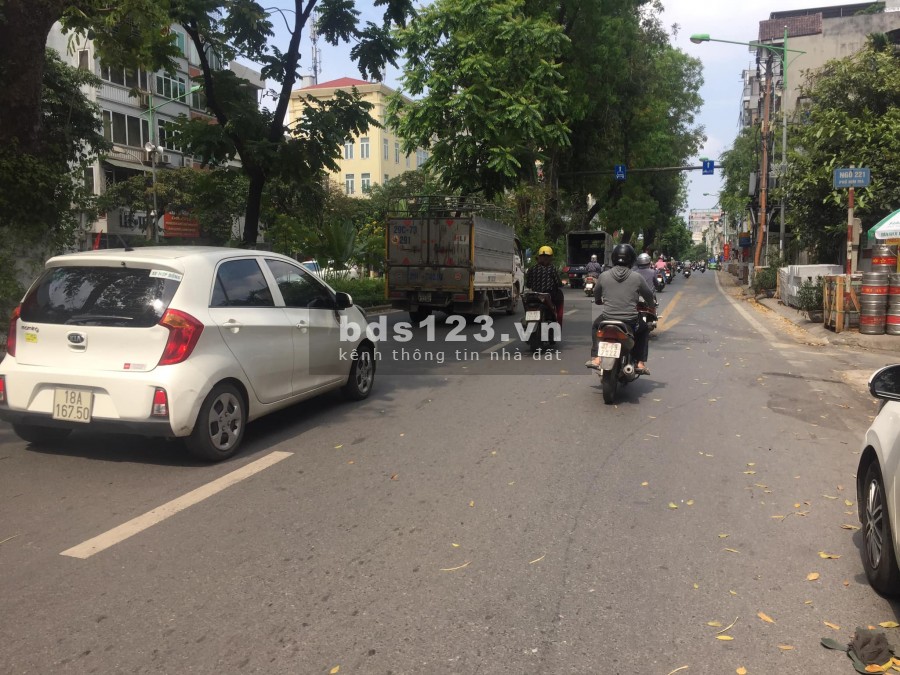 Bán nhà mặt phố Kim Mã, trung tâm quận Ba Đình, 4 tầng đẹp giá chỉ 12 tỷ